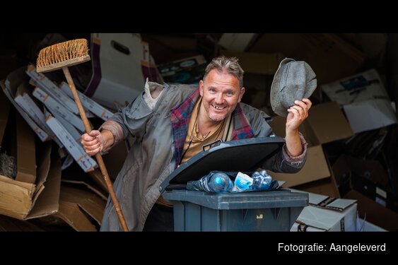 Goochelvoorstelling over afval "Nico en zijn kliko" op Kinderboerderij De Baak