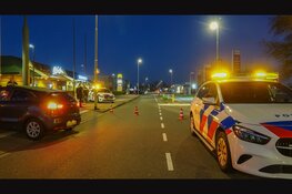 Scooterrijder naar ziekenhuis na ongeval met auto in Beverwijk