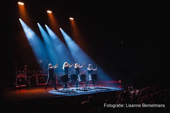 Theaterbeleving vol percussie, passie en wereldse ritmes