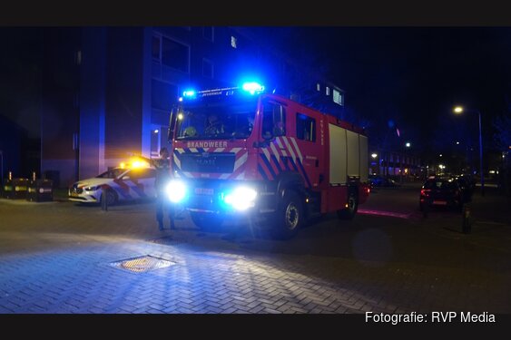 Afval vliegt in brand en slaat over naar aanbouw van woning in Beverwijk