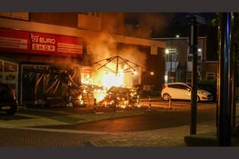 Uitslaande brand bij winkel in Beverwijk