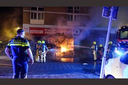Uitslaande brand bij winkel in Beverwijk
