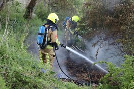 Natuurbrand bij begraafplaats in Beverwijk