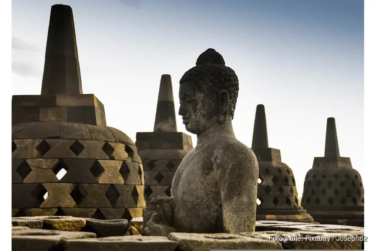 Boeddhabeeld kopen: originele slijtage of latere reparatie?