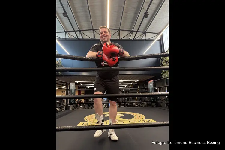 Deelnemers aan IJmond Business Boxing: ,,Het is die bekende stok achter de deur om gezond bezig te blijven.’’