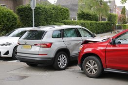 Flinke schade bij ongeval op kruising in Beverwijk