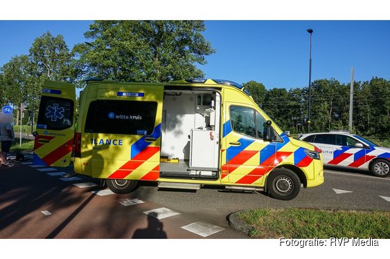 Scooterrijder gewond na aanrijding met auto in Beverwijk