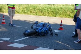 Scooterrijder gewond na aanrijding met auto in Beverwijk