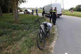 Fietser gewond na aanrijding met bestelbus, bestuurder aangehouden