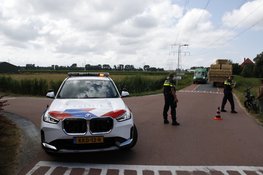 Fietser gewond na aanrijding met bestelbus, bestuurder aangehouden