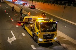 Brommobiel slaat over de kop na ongeval in Beverwijk, bestuurder ongedeerd