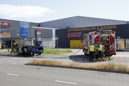 Auto vat plotseling vlam in Beverwijk
