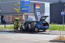Auto vat plotseling vlam in Beverwijk