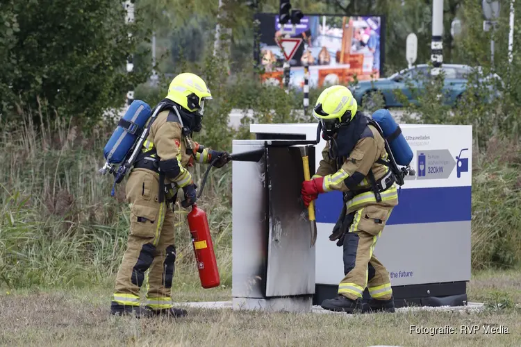 Brand in elektriciteitskastje aan het Gooiland legt meerdere verkeerslichten stil in Beverwijk