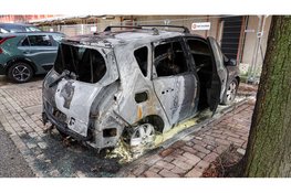 Onderzoek naar brandstichting personenauto