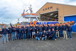 KNRM Wijk aan Zee neemt nieuwe reddingboot 'Dora Heeres' in gebruik