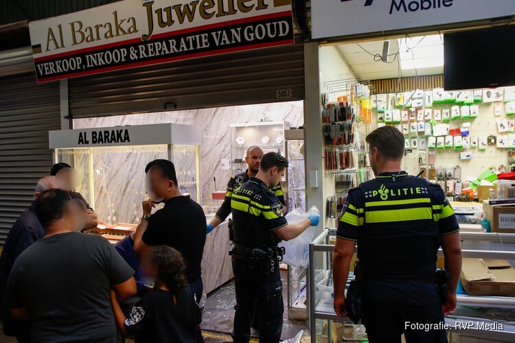 Overval op juwelierswinkel Beverwijkse Bazaar – politie zoekt twee daders