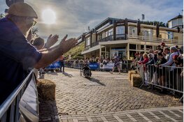 Stadsfotograaf Beverwijk: Zeepkistenrace in Wijk aan Zee brengt verbinding