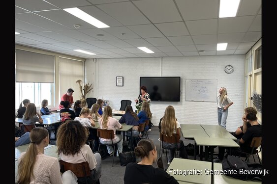 Jongeren onderzoeken invloed van sociale media voor gemeente Beverwijk