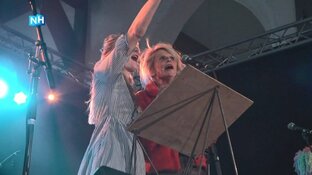 Toosten op 30 jaar cultureel cafe Camille: "Unieke plek in Nederland"